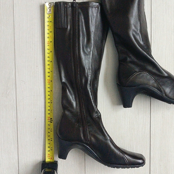 NWOT, AEROSOLES, Lasticity boots - Picture 10 of 13